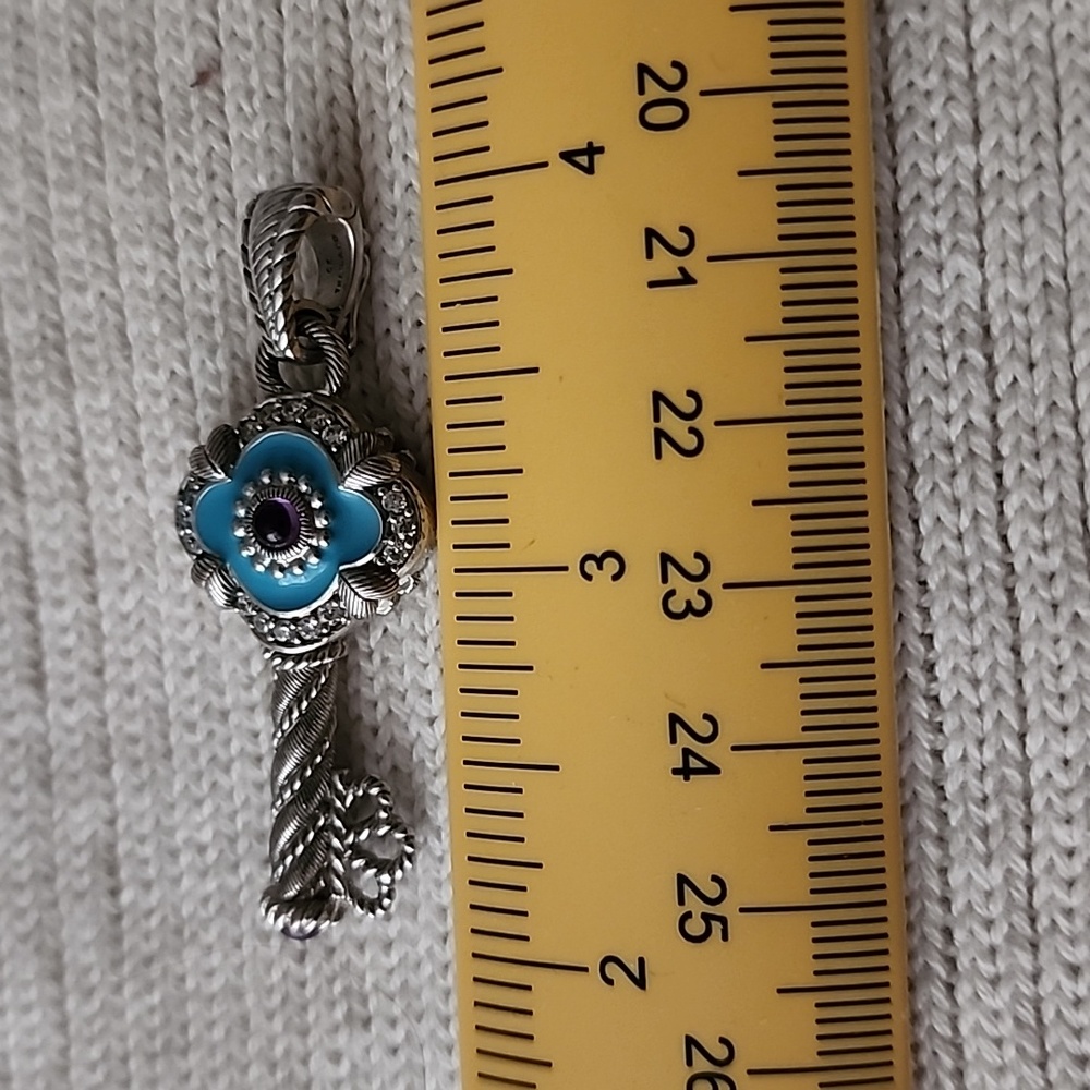 Judith Ripka Key Pendant, Retired Rare. - Picture 4 of 5